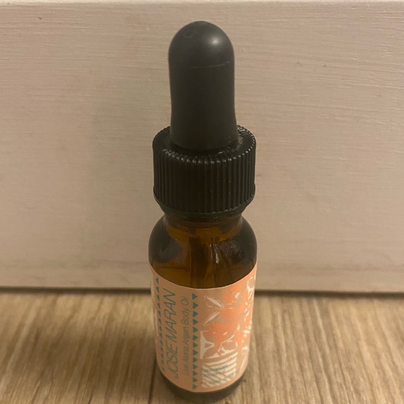 Josie Marion Live Aloha Argan Body Oil in Hawaiian Coconut - Picture 2 of 2
